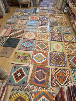 Diverse handgeweven Oosterse kelim kussens ID13173