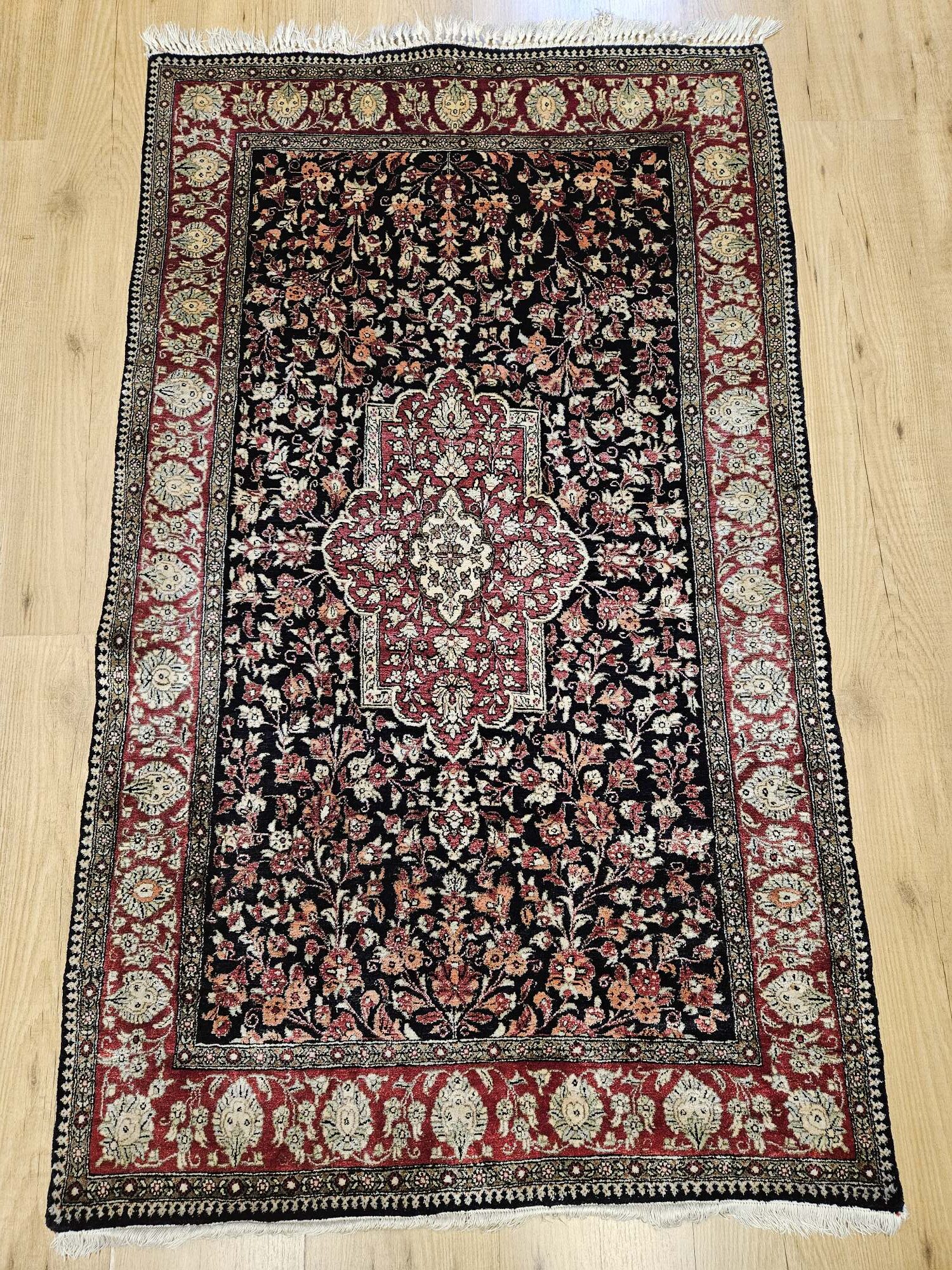 150x96 vintage handgeknoopt perzisch tapijt ghom zijde ID31339