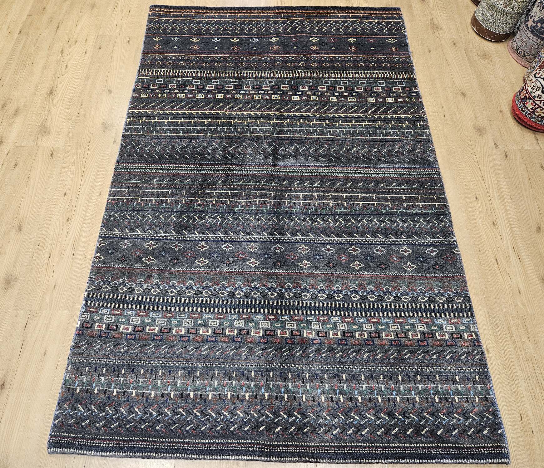 204x127 handgeknoopt oosters tapijt modern ID31637