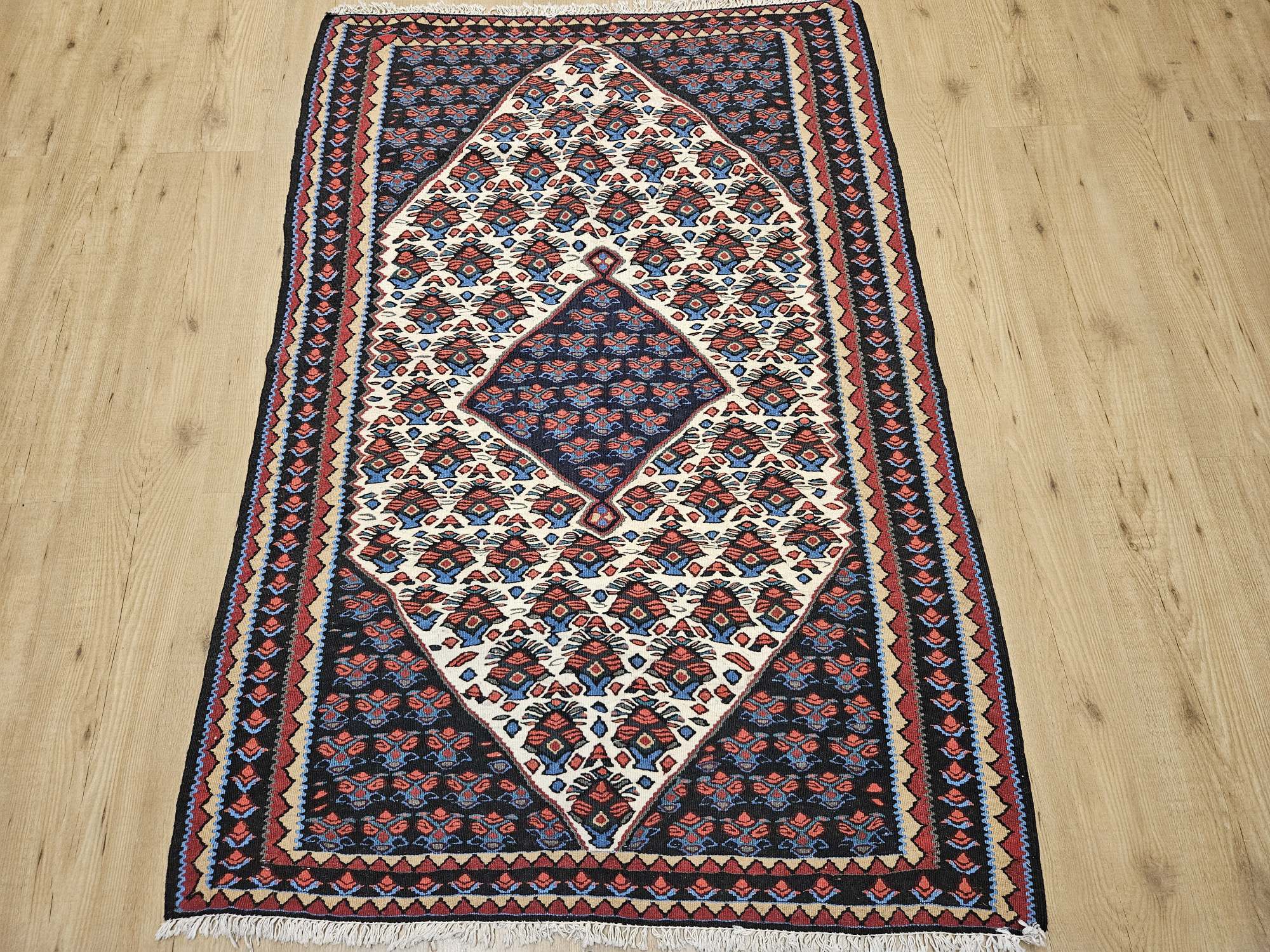 162x112 handgeweven perzische wollen kelim ID32473