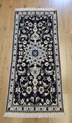 121x56 handgeknoopt perzisch tapijt nain ID33660