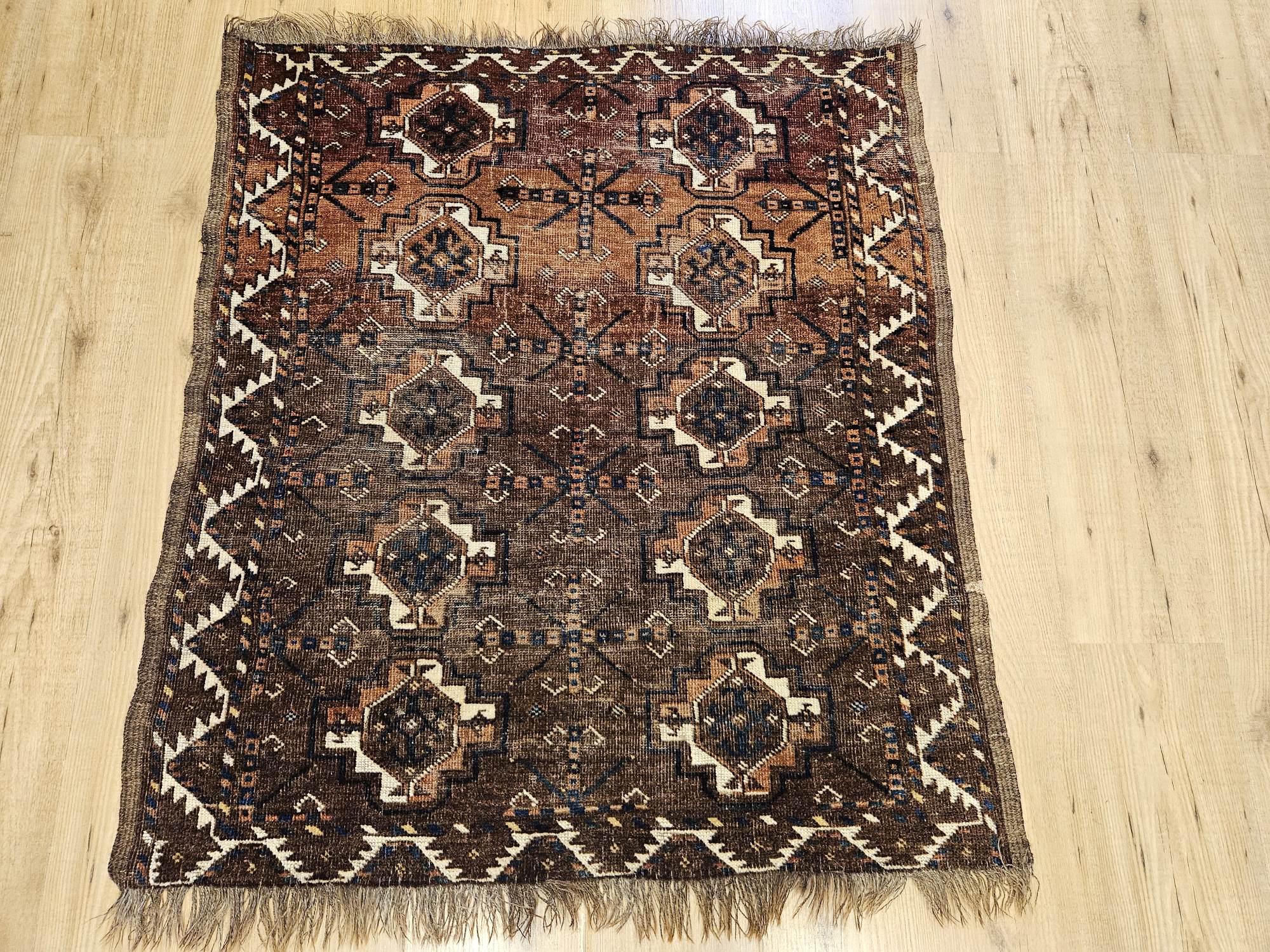 117x100 vintage handgeknoopt oosters tapijt ersari antiek ID33840