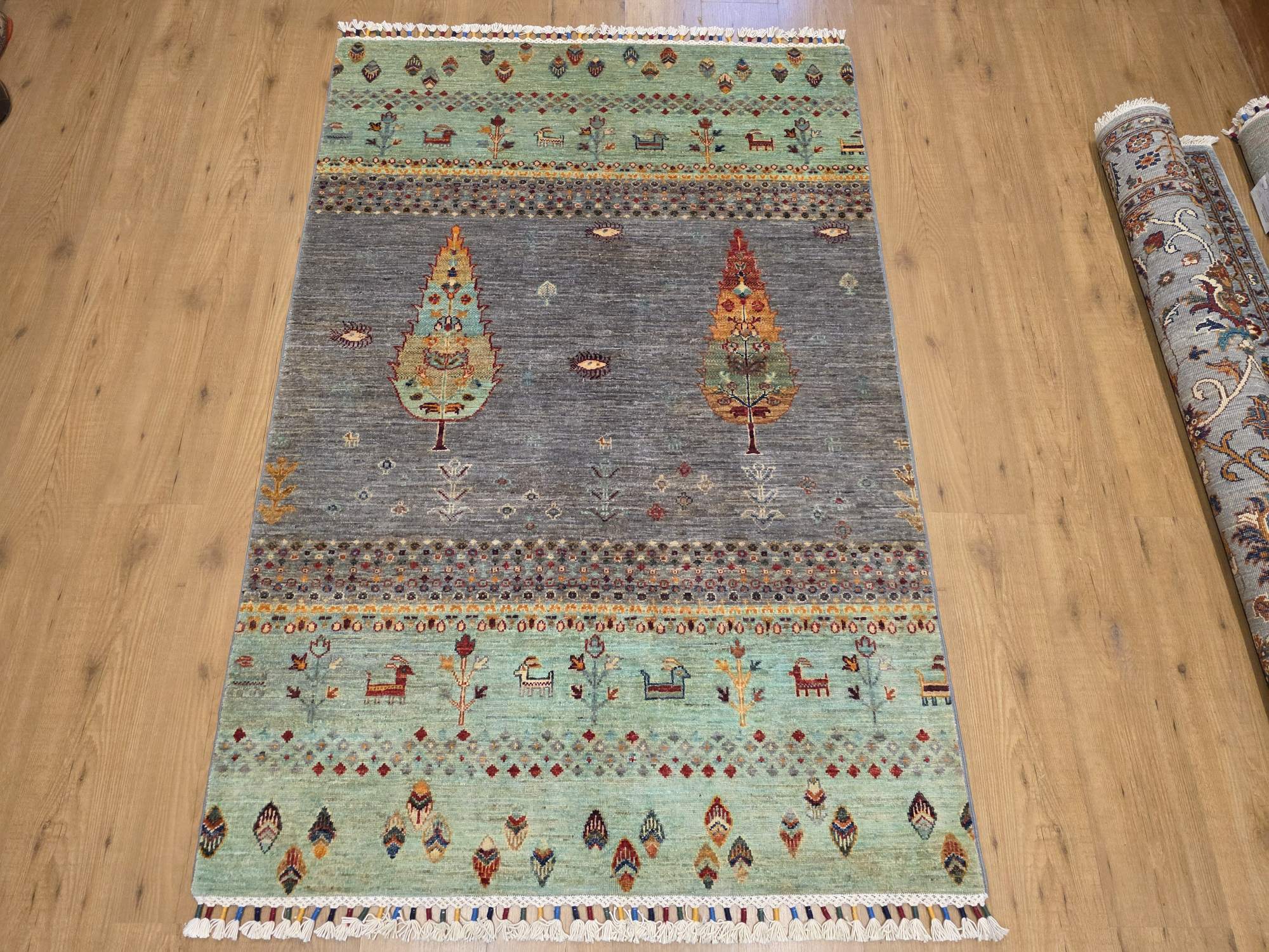 187x124 handgeknoopt oosters tapijt loribaf ID33984