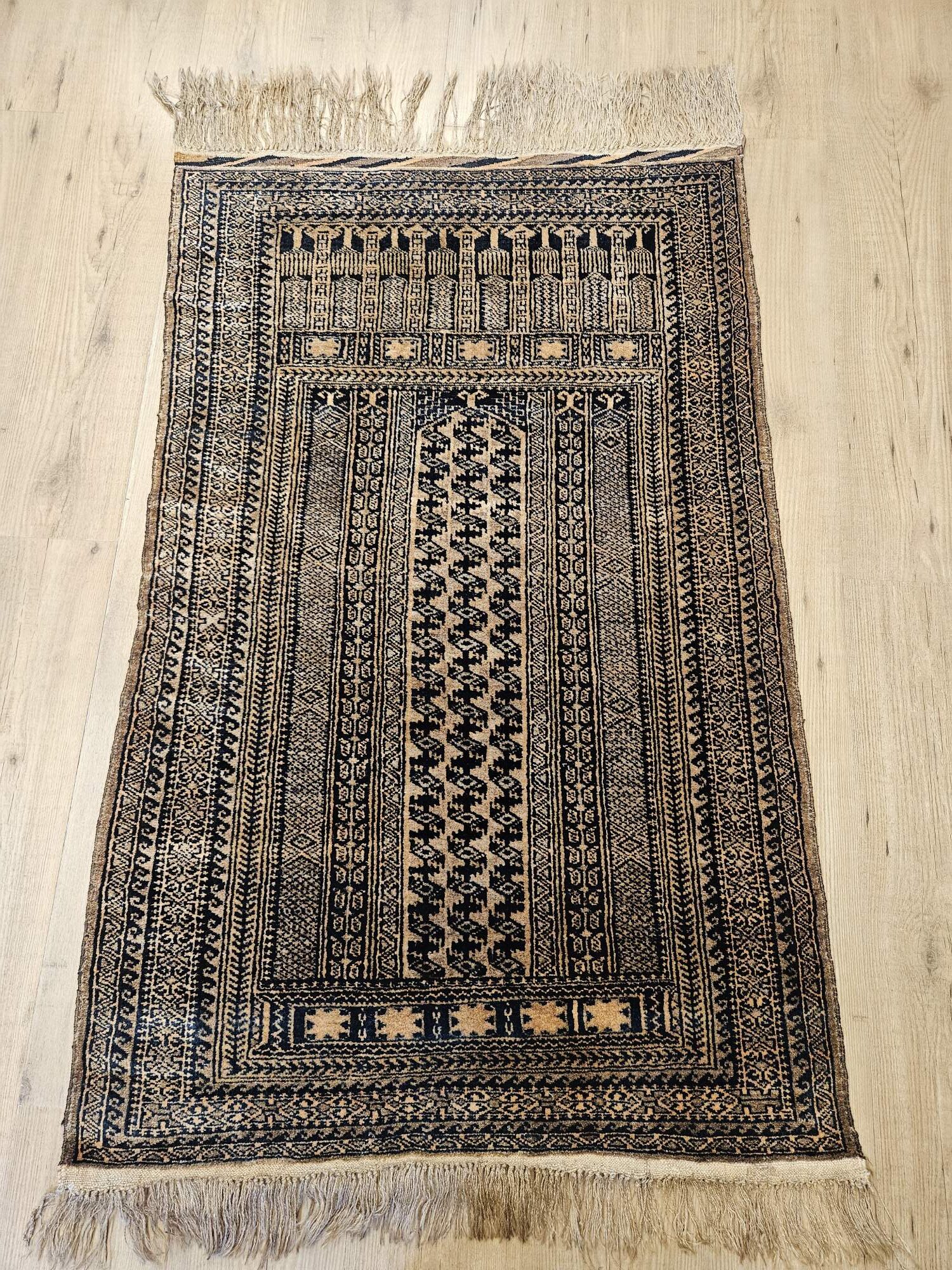 136x88 vintage handgeknoopt perzisch tapijt beloutch ID33884